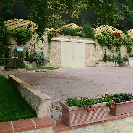 בית הארחה Ai 3 Archi 3*